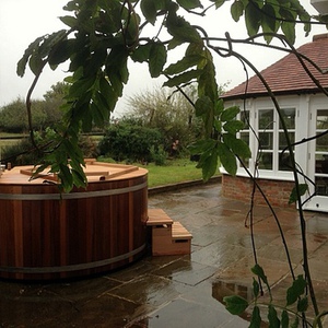 Pre-loved hot tub to West Sussex, October 2014